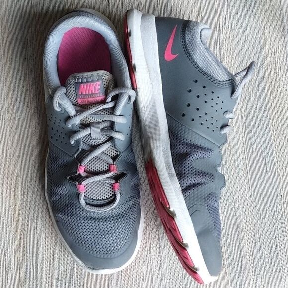 Nike Woman's Sneakers    - Picture 1 of 8